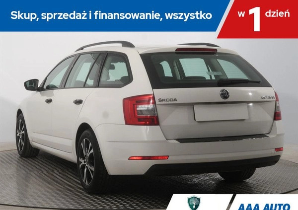 Skoda Octavia cena 43000 przebieg: 177047, rok produkcji 2017 z Połczyn-Zdrój małe 232